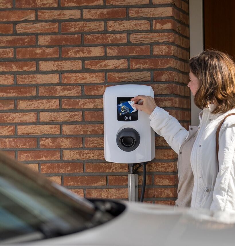 Laadpaal elektrisch rijden